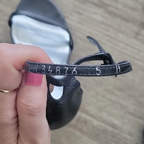 STUART WEITZMAN Nudistsong Black Lesther  Sandal - Picture 7 of 10